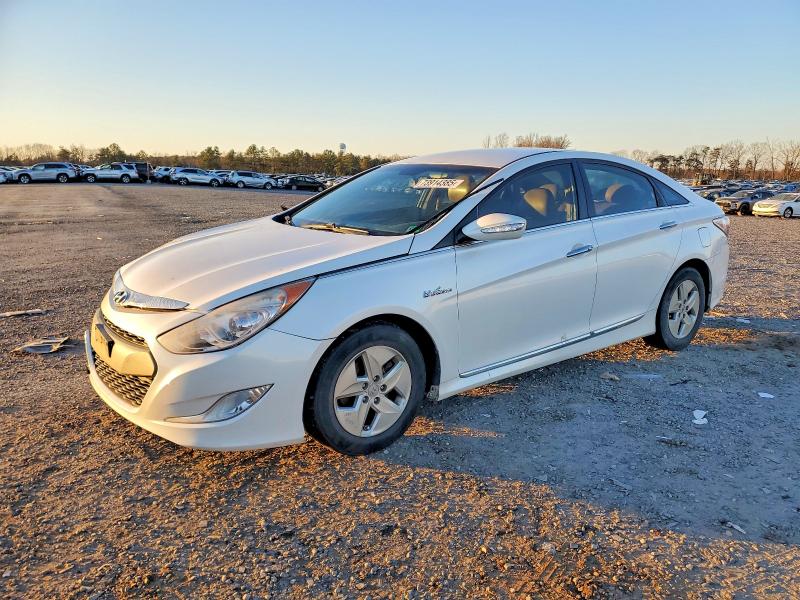 HYUNDAI SONATA HYBRID 2012 with VIN KMHEC4A45CA054460 - Photo from auction