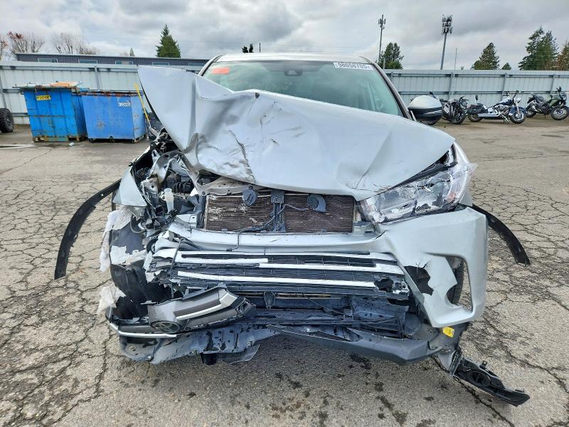 Photo 5 from auction – 2019 TOYOTA HIGHLANDER with VIN 5TDZZRFH0KS308302