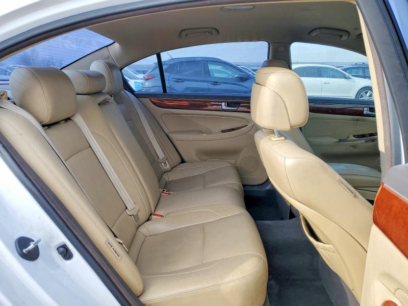 Photo 10 from auction – 2014 HYUNDAI GENESIS 3. with VIN KMHGC4DD9EU263190