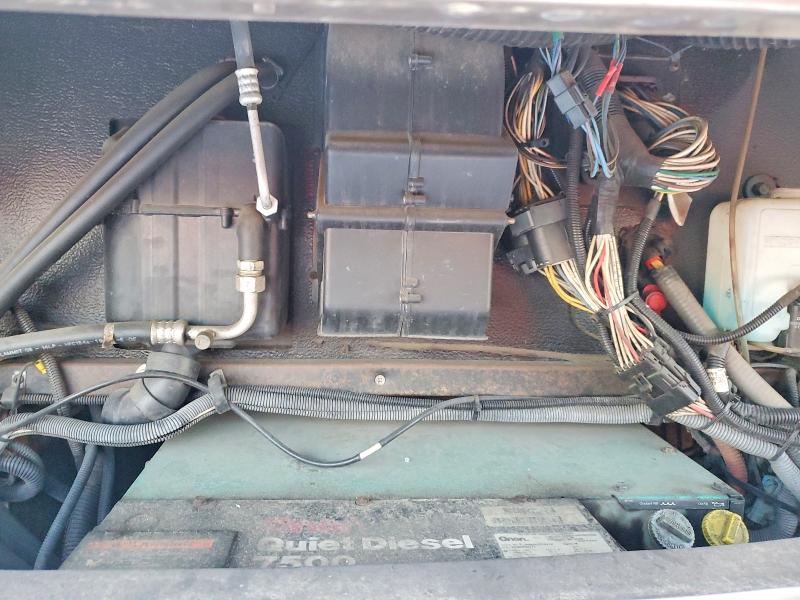 Photo 7 from auction – 2005 FREIGHTLINER CHASSIS X with VIN 4UZAAHDC75CU01535