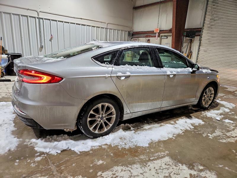 Photo 3 from auction – 2020 FORD FUSION with VIN 3FA6P0LU8LR231341