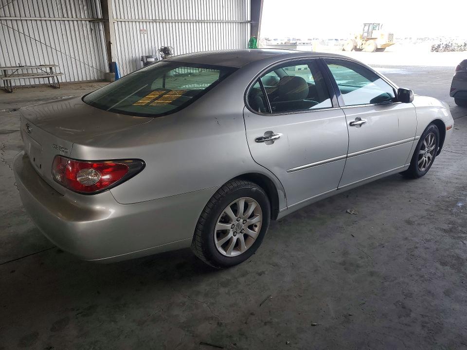 Photo 3 from auction – 2002 LEXUS ES 300 with VIN JTHBF30G820076492