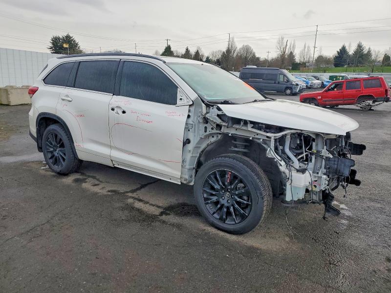 Photo 4 from auction – 2019 TOYOTA HIGHLANDER with VIN 5TDDGRFH5KS054375