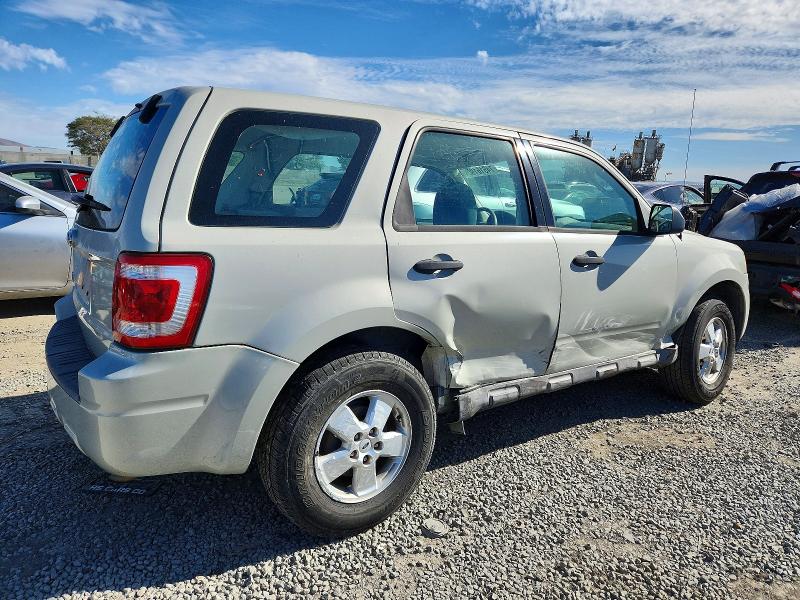 Photo 3 from auction – 2009 FORD ESCAPE with VIN 1FMCU02769KA59031