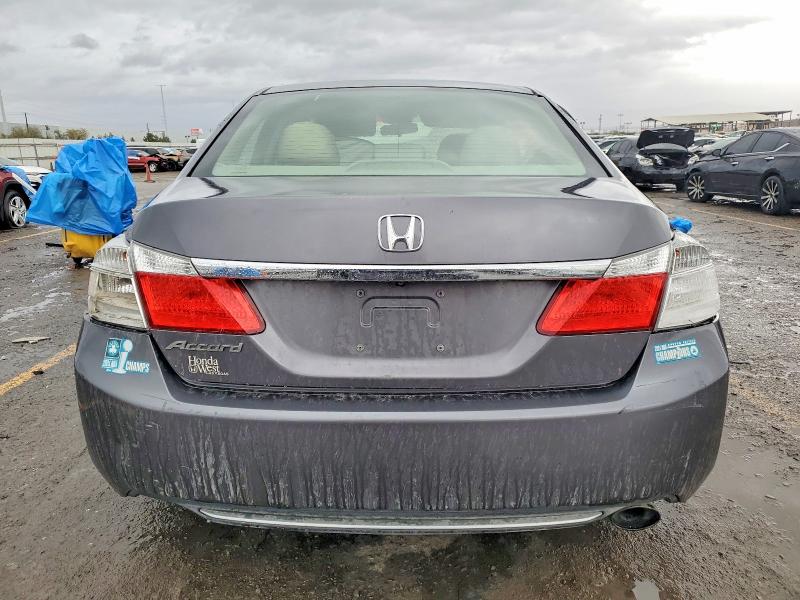 Photo 6 from auction – 2015 HONDA ACCORD with VIN 1HGCR2F30FA090061