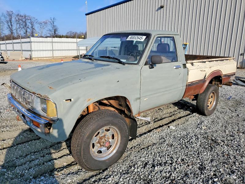 TOYOTA PICKUP 1983 with VIN JT4RN48S3D0081071 - Photo from auction