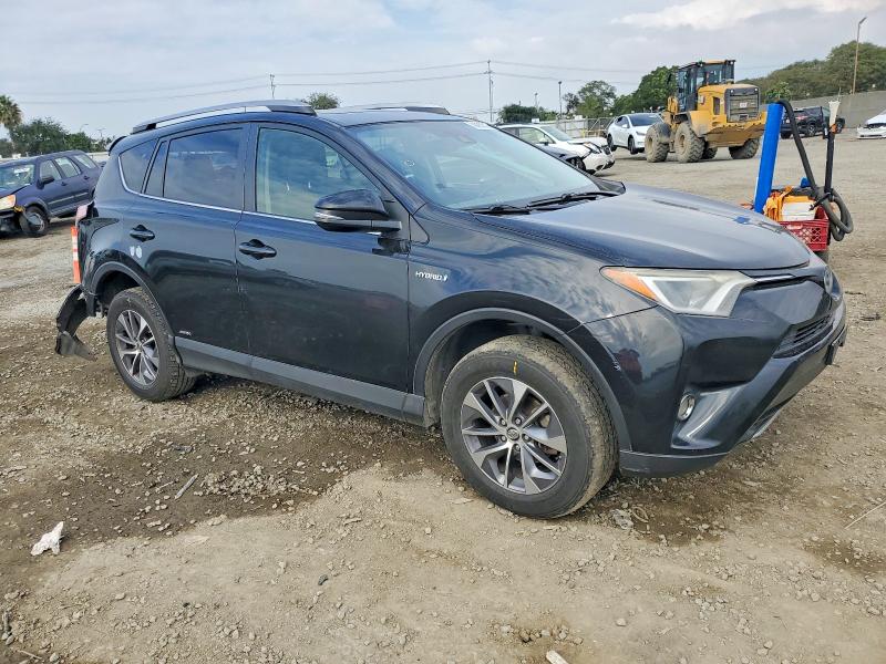 Photo 4 from auction – 2017 TOYOTA RAV4 HV with VIN JTMRJREV2HD070732