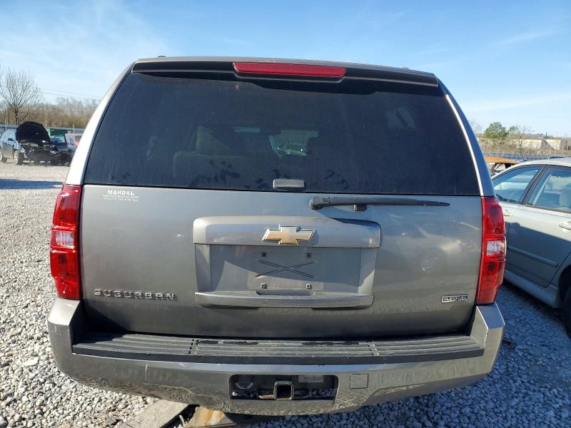 Photo 6 from auction – 2007 CHEVROLET SUBURBAN C with VIN 1GNFC16067R229102
