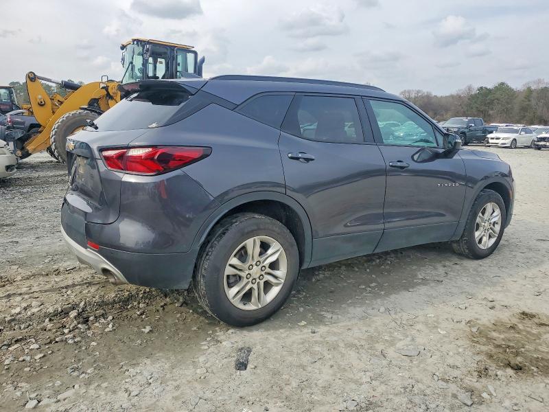 Photo 3 from auction – 2021 CHEVROLET BLAZER with VIN 3GNKBJRS4MS576483