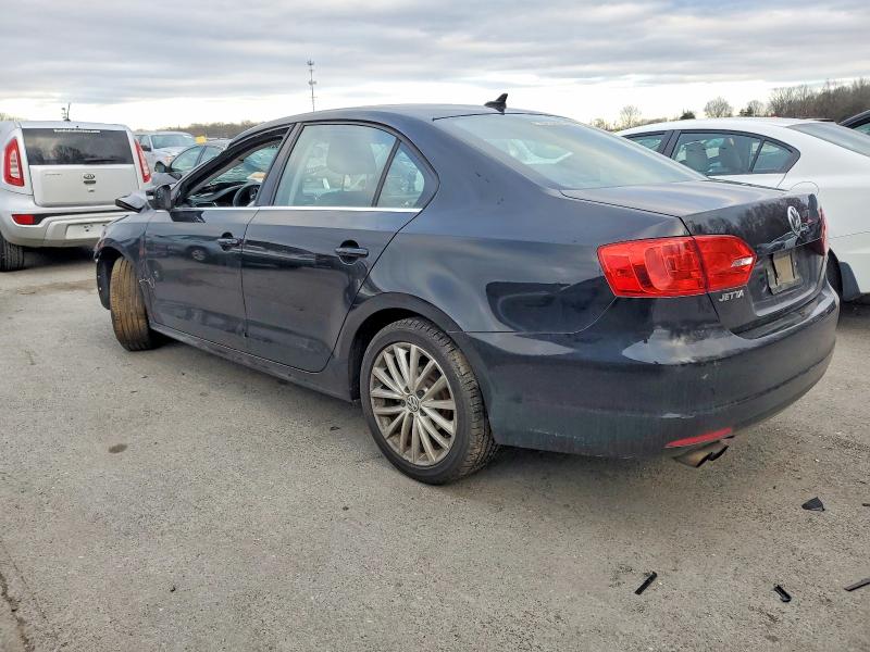 Photo 2 from auction – 2013 VOLKSWAGEN JETTA TDI with VIN 3VWLL7AJXDM392084