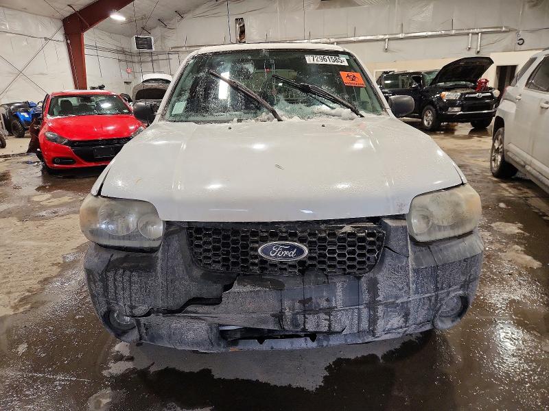 Photo 5 from auction – 2005 FORD ESCAPE with VIN 1FMYU931X5KD11376