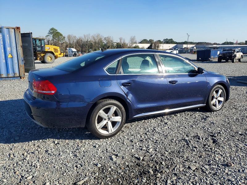 Photo 3 from auction – 2012 VOLKSWAGEN PASSAT SE with VIN 1VWBP7A35CC062211