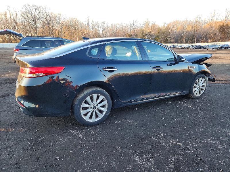 Фото 3 с аукциона – 2018 KIA OPTIMA с VIN 5XXGU4L37JG199385