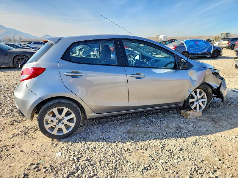 Photo 3 from auction – 2013 MAZDA MAZDA2 with VIN JM1DE1LZ2D0162625