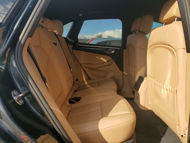 Photo 11 from auction – 2019 PORSCHE MACAN with VIN WP1AA2A54KLB05325