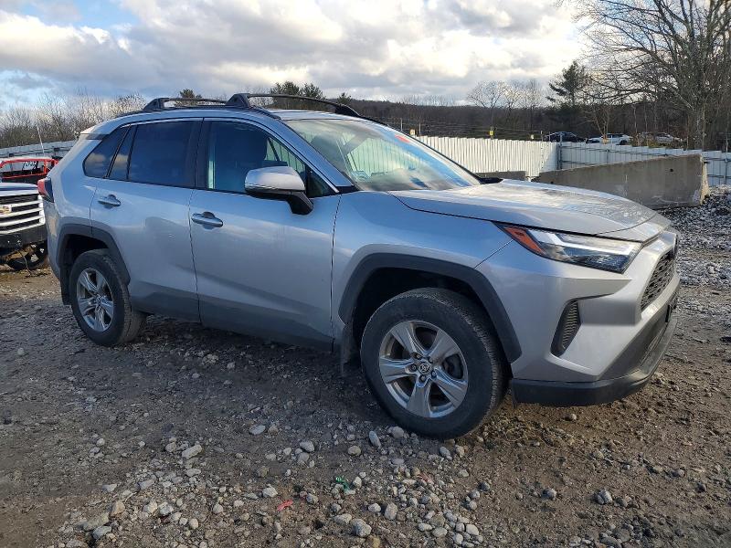 Photo 4 from auction – 2022 TOYOTA RAV4 XLE with VIN 2T3P1RFV7NW303847