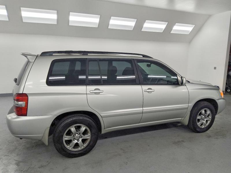 Photo 3 from auction – 2004 TOYOTA HIGHLANDER with VIN JTEDP21A440010855