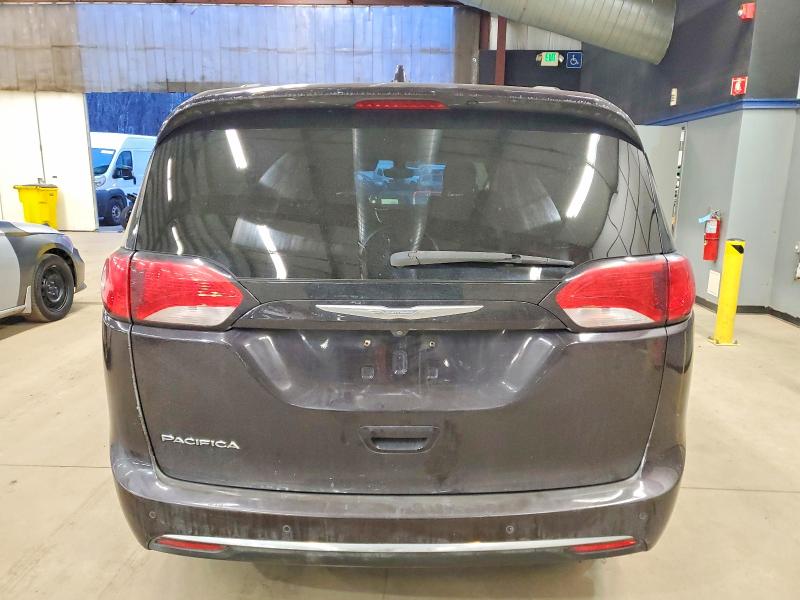 Photo 6 from auction – 2017 CHRYSLER PACIFICA with VIN 2C4RC1BG6HR703294