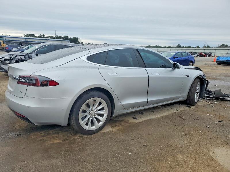 Photo 3 from auction – 2017 TESLA MODEL S with VIN 5YJSA1E1XHF186205