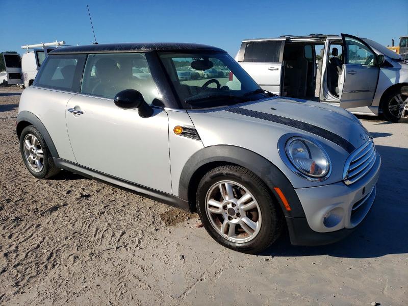 Photo 4 from auction – 2013 MINI COOPER with VIN WMWSU3C54DT549188