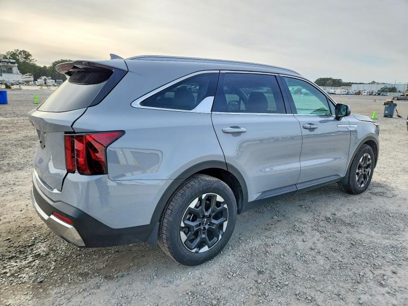 Photo 3 from auction – 2025 KIA SORENTO with VIN 5XYRL4JC2SG356946