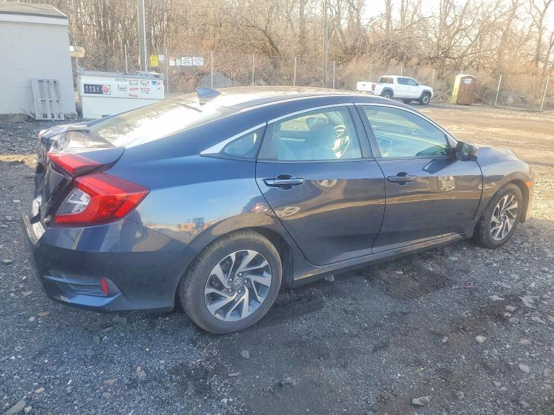 Photo 3 from auction – 2017 HONDA CIVIC EX with VIN 2HGFC2F77HH560480