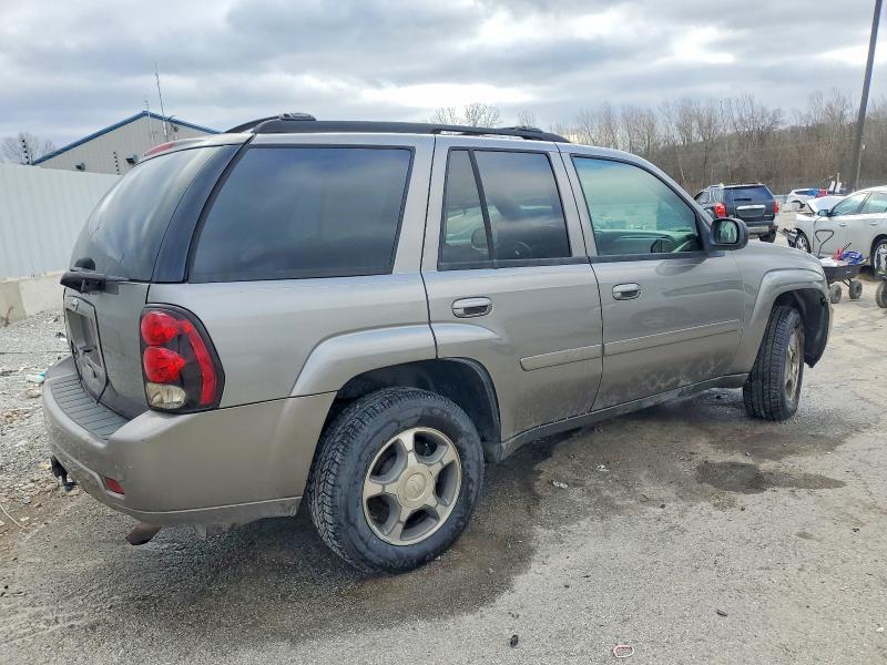 Photo 3 from auction – 2008 CHEVROLET TRAILBLAZER with VIN 1GNDS13S082130835