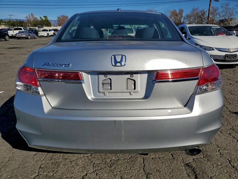 Photo 6 from auction – 2011 HONDA ACCORD EXL with VIN 1HGCP2F81BA080893