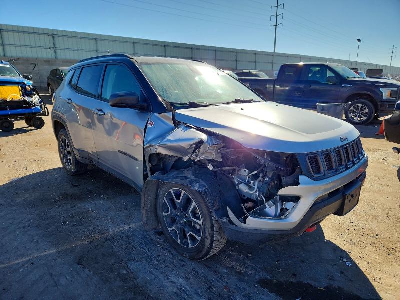 Photo 4 from auction – 2019 JEEP COMPASS with VIN 3C4NJDDB5KT627904
