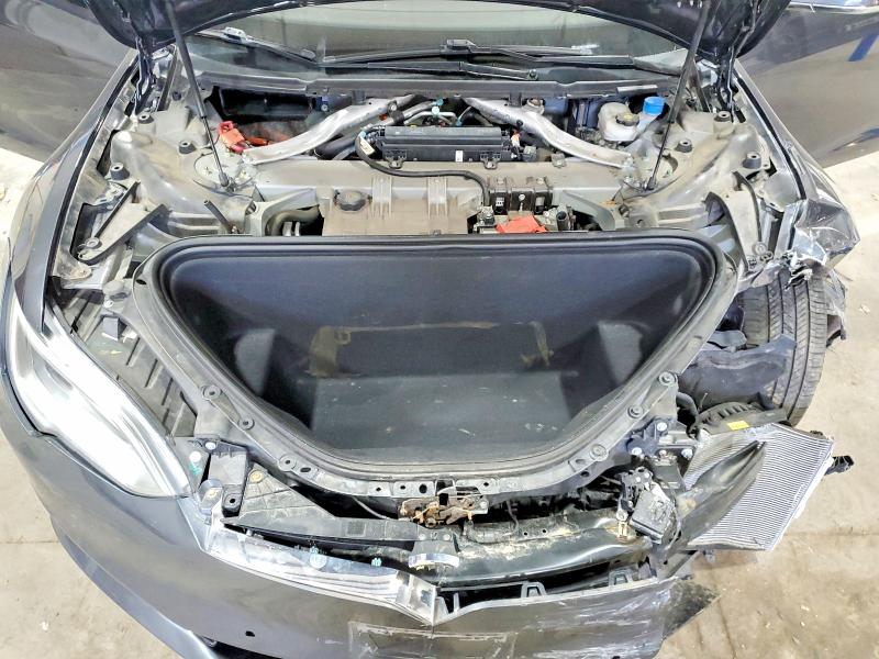 Photo 11 from auction – 2016 TESLA MODEL S with VIN 5YJSA1E15GF147987