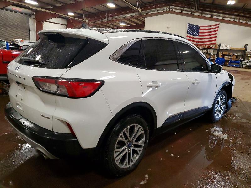 Photo 3 from auction – 2022 FORD ESCAPE with VIN 1FMCU9H66NUB25286