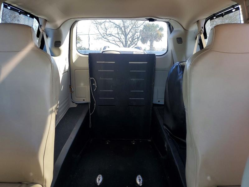 Photo 10 from auction – 2015 CHRYSLER TOWN & COU with VIN 2C4RC1BG7FR630000