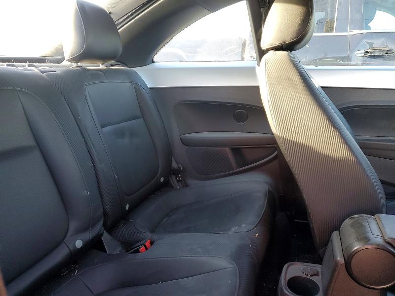 Photo 10 from auction – 2014 VOLKSWAGEN BEETLE with VIN 3VWJ07AT3EM640002