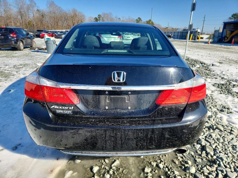 Photo 6 from auction – 2015 HONDA ACCORD with VIN 1HGCR2F70FA131940