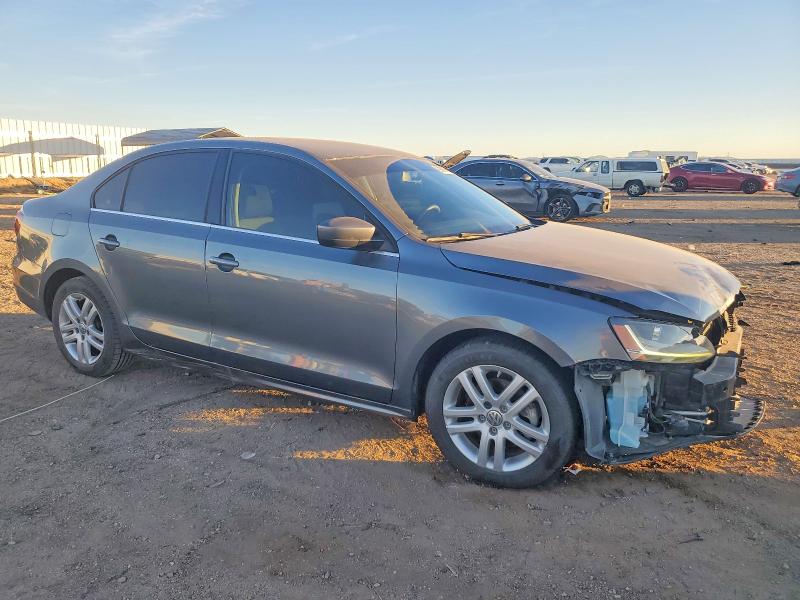 Photo 4 from auction – 2017 VOLKSWAGEN JETTA S with VIN 3VW2B7AJXHM366296