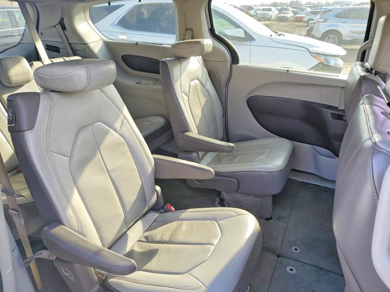 Photo 11 from auction – 2017 CHRYSLER PACIFICA T with VIN 2C4RC1BG5HR702976