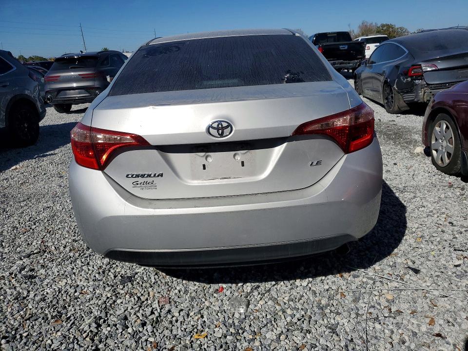 صورة رقم 6 من المزاد - 2018 TOYOTA COROLLA مع VIN 5YFBURHE9JP776068