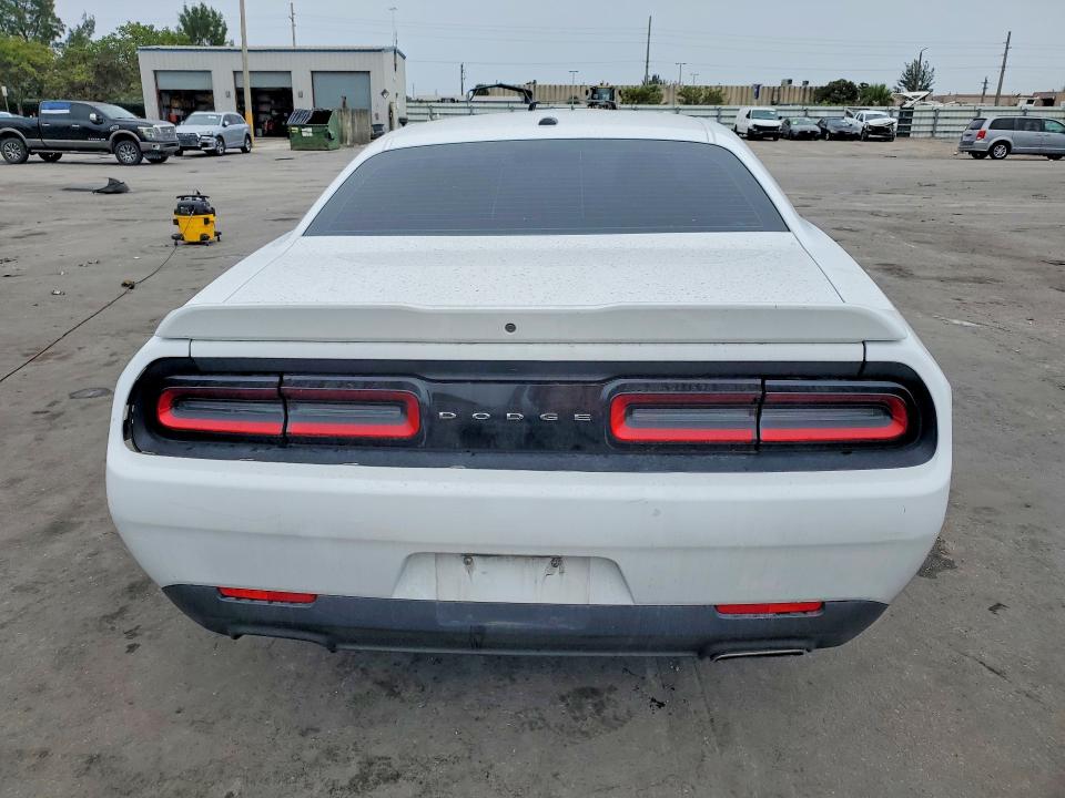 Photo 6 from auction – 2018 DODGE CHALLENGER with VIN 2C3CDZAG8JH131003