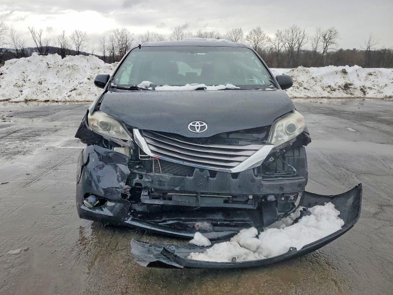 Photo 5 from auction – 2015 TOYOTA SIENNA with VIN 5TDYK3DC1FS672397