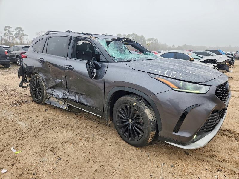 Photo 4 from auction – 2023 TOYOTA HIGHLANDER with VIN 5TDKDRAHXPS514628