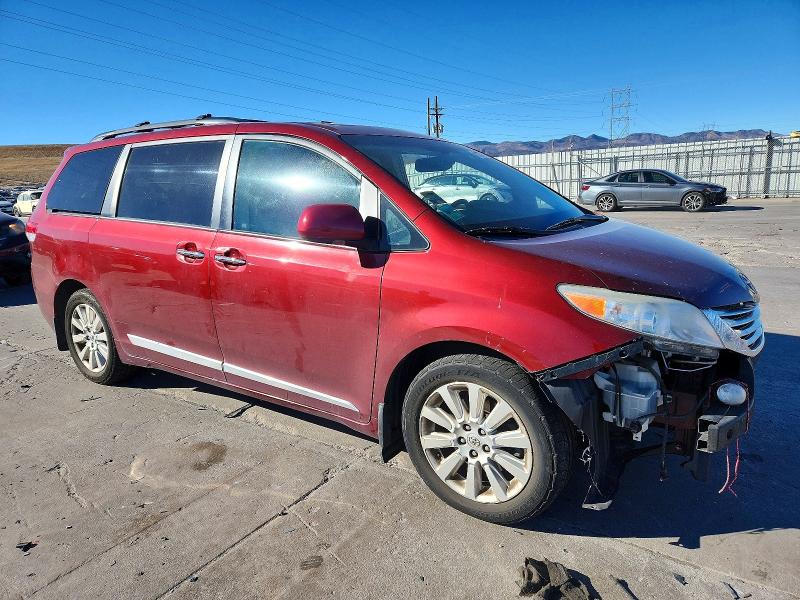 Photo 4 from auction – 2011 TOYOTA SIENNA XLE with VIN 5TDDK3DC1BS015642