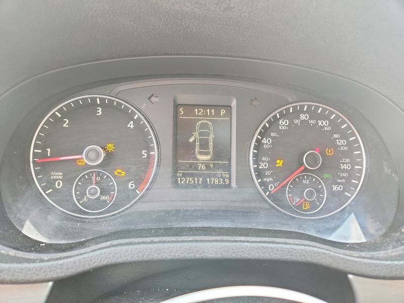 Photo 9 from auction – 2015 VOLKSWAGEN PASSAT with VIN 1VWBV7A36FC032256