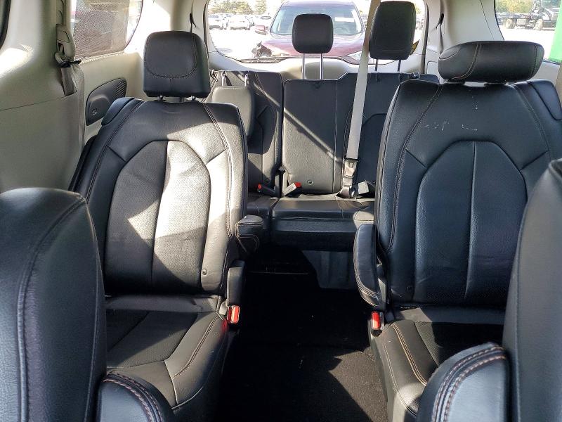 Photo 10 from auction – 2017 CHRYSLER PACIFICA with VIN 2C4RC1EG7HR669457