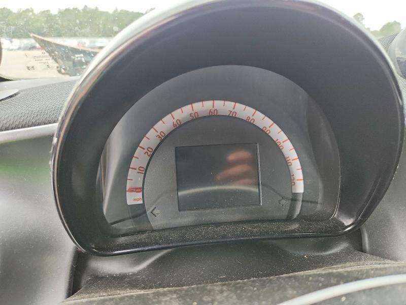 Photo 9 from auction – 2016 SMART FORTWO with VIN WMEFJ5DA7GK068769