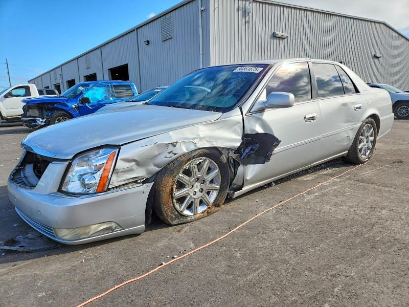CADILLAC DTS PREMIU 2011 with VIN 1G6KH5E64BU147612 - Photo from auction