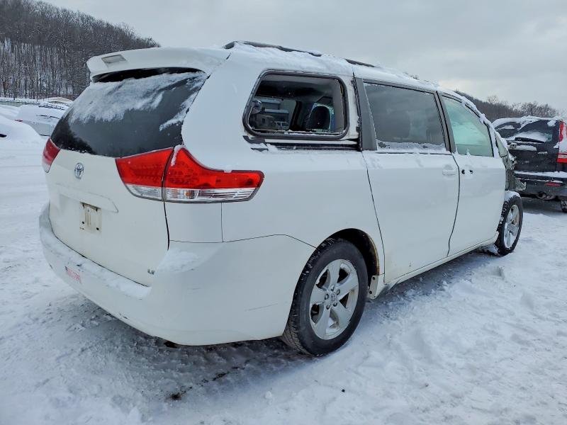 Photo 3 from auction – 2011 TOYOTA SIENNA LE with VIN 5TDKK3DC4BS071680