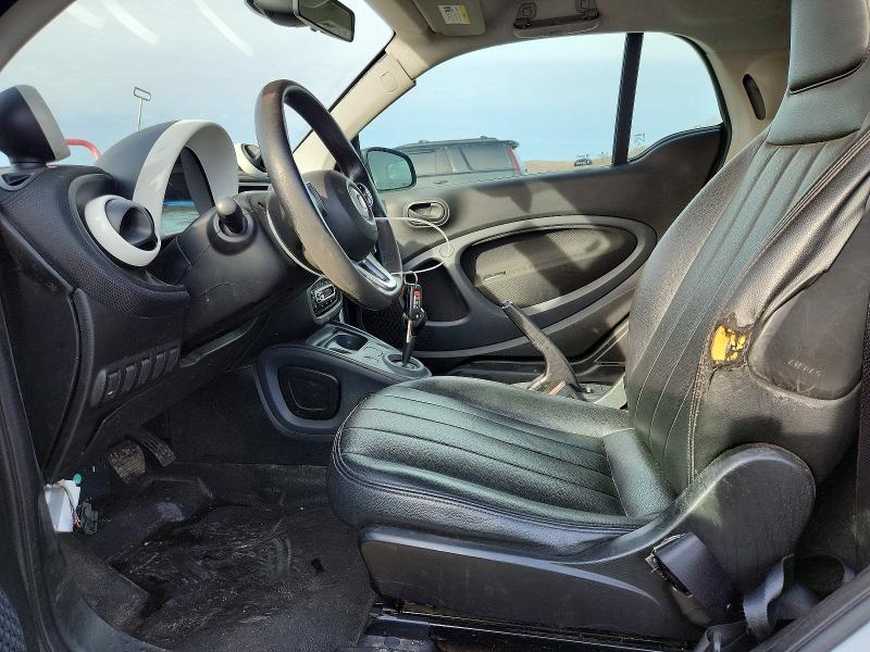 Photo 7 from auction – 2016 SMART FORTWO with VIN WMEFJ5DA8GK103531