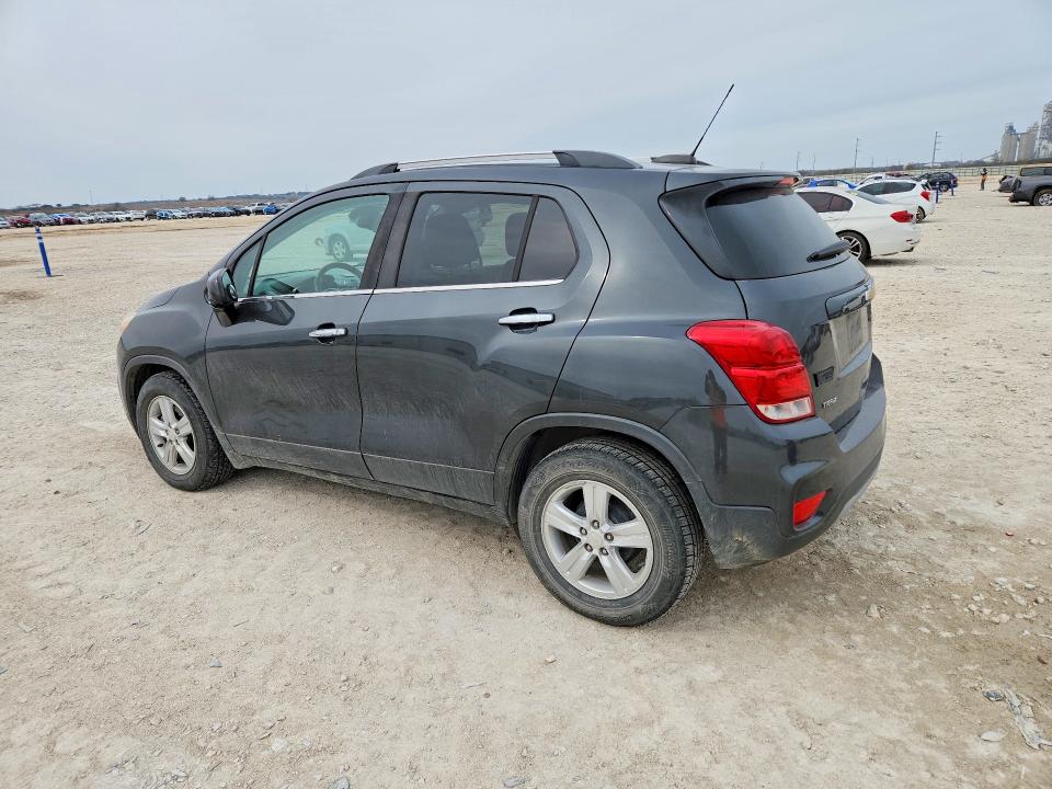Photo 2 from auction – 2017 CHEVROLET TRAX 1LT with VIN 3GNCJLSB4HL233847