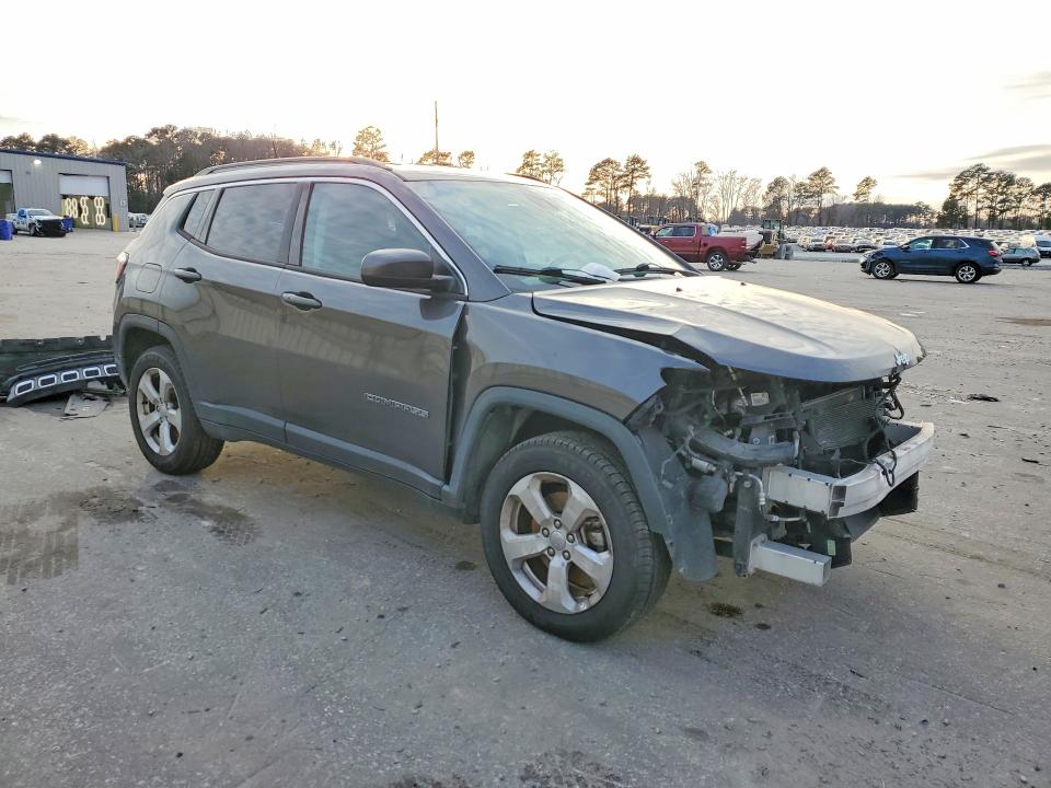 Photo 4 from auction – 2018 JEEP COMPASS with VIN 3C4NJDBB7JT185077