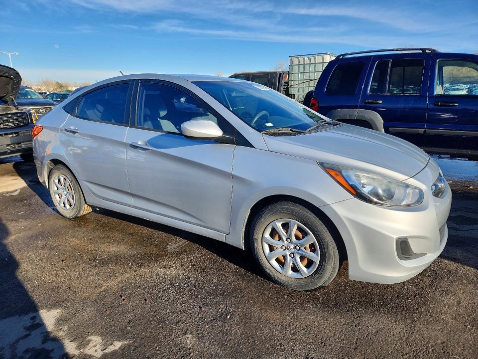 Photo 4 from auction – 2014 HYUNDAI ACCENT GLS with VIN KMHCT4AE1EU668598